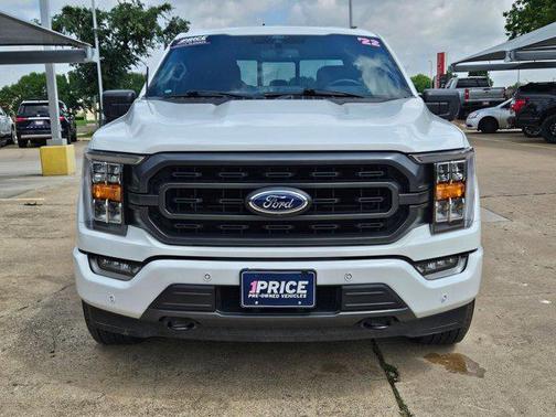 Oxford White 2022 Ford F-150 XLT