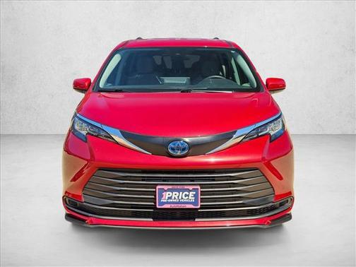 2023 Toyota Sienna LE