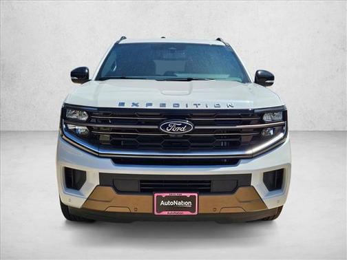 Star White Metallic Tri-Coat 2026 Ford Expedition King Ranch