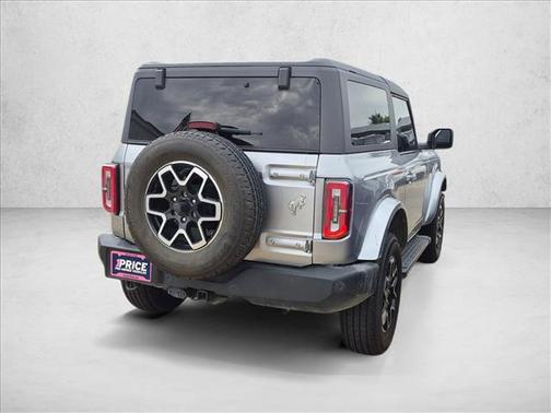 Iconic Silver Metallic 2022 Ford Bronco Outer Banks