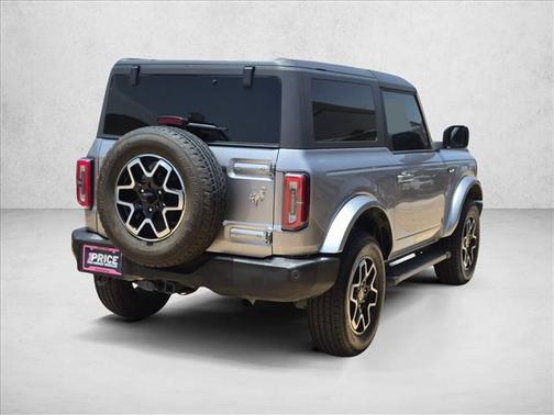 Iconic Silver Metallic 2022 Ford Bronco Outer Banks