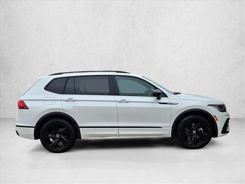 White 2023 Volkswagen Tiguan 2.0T SE R-Line Black