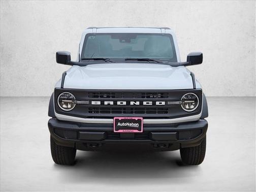 Oxford White 2026 Ford Bronco Base 2 Door 4x4