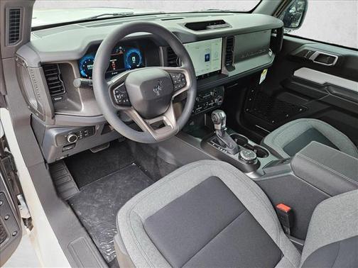 Oxford White 2026 Ford Bronco Base 2 Door 4x4