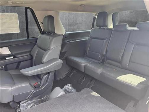 2025 Ford Expedition Max Active 4x2