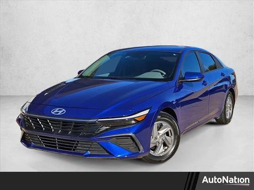 2024 Hyundai ELANTRA SE