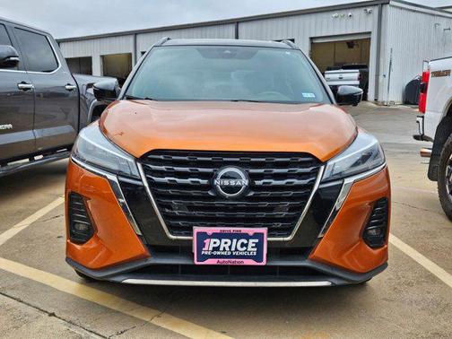 2023 Nissan Kicks SR