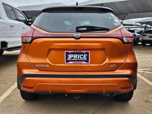 2023 Nissan Kicks SR