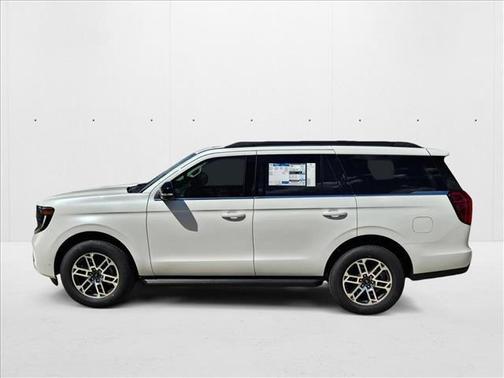 Star White Metallic Tri-Coat 2025 Ford Expedition Active