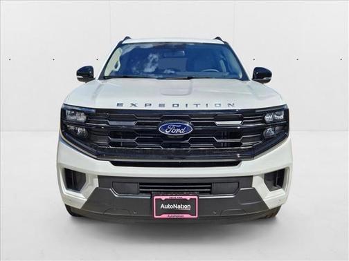 Star White Metallic Tri-Coat 2025 Ford Expedition Active