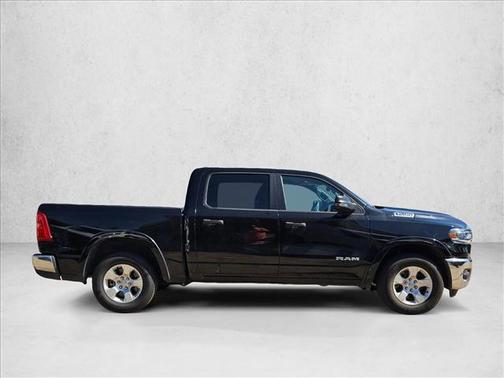 Diamond Black Crystal Pearlcoat 2025 RAM 1500 Big Horn/Lone Star