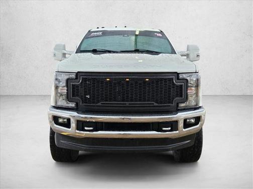 White Platinum Metallic Tri-Coat 2018 Ford F-350 Lariat