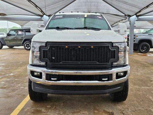 White Platinum Metallic Tri-Coat 2018 Ford F-350 Lariat
