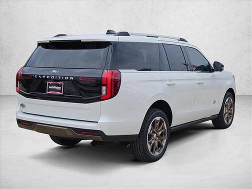 Star White Metallic Tri-Coat 2026 Ford Expedition King Ranch