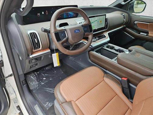 Star White Metallic Tri-Coat 2026 Ford Expedition King Ranch