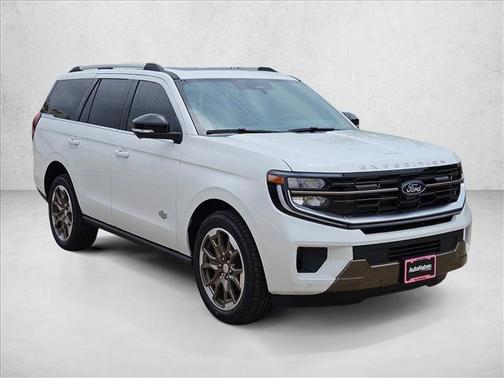 Star White Metallic Tri-Coat 2026 Ford Expedition King Ranch