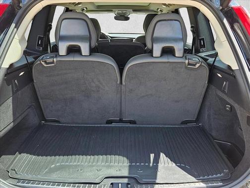Onyx Black Metalli 2024 Volvo XC90 B5 Plus Bright Theme