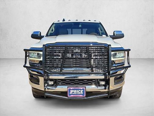 2022 RAM 3500 Laramie Crew Cab 4x4 8' Box