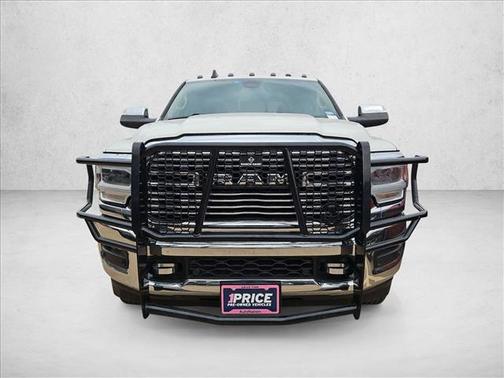 2022 RAM 3500 Laramie Crew Cab 4x4 8' Box