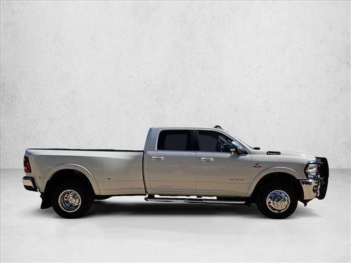 2022 RAM 3500 Laramie Crew Cab 4x4 8' Box