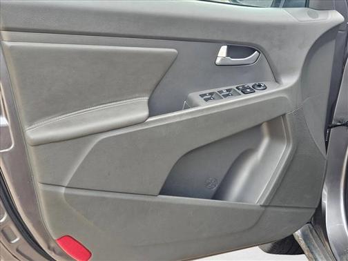 Mineral Silver 2013 Kia Sportage LX