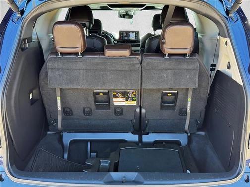 2022 Toyota Sienna Platinum
