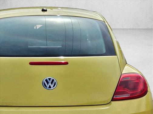 Yellow Rush 2015 Volkswagen Beetle 1.8T
