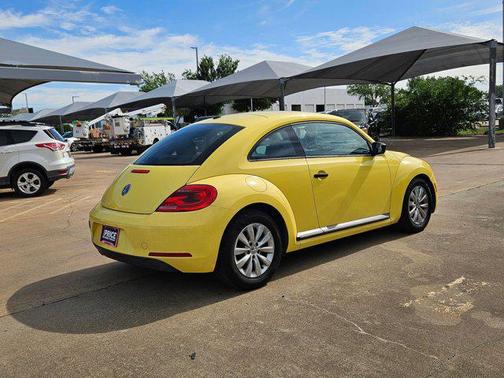 Yellow Rush 2015 Volkswagen Beetle 1.8T