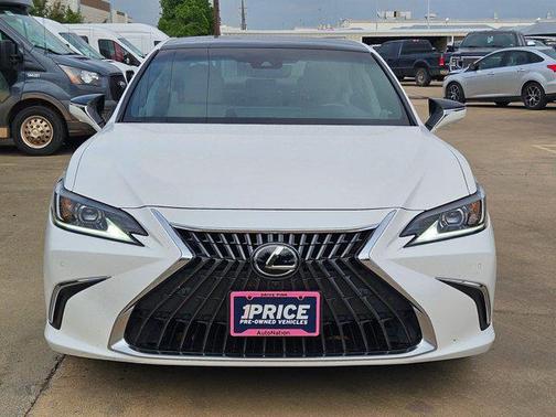 White 2024 Lexus ES 350 Luxury