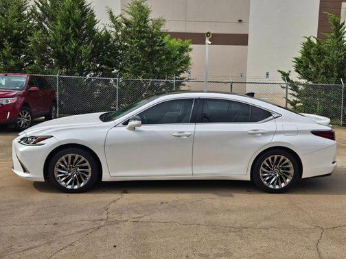 White 2024 Lexus ES 350 Luxury