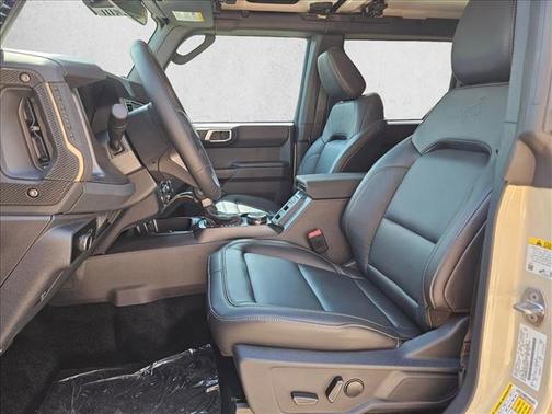 Desert Sand 2026 Ford Bronco Badlands