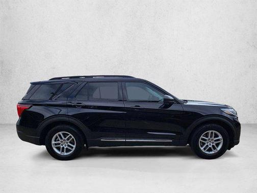 Agate Black Metallic 2025 Ford Explorer Active
