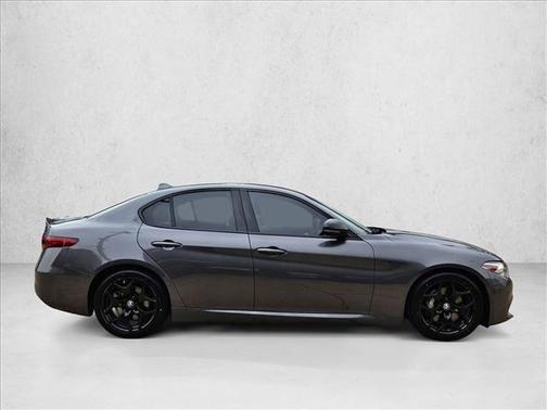 2021 Alfa Romeo Giulia Base