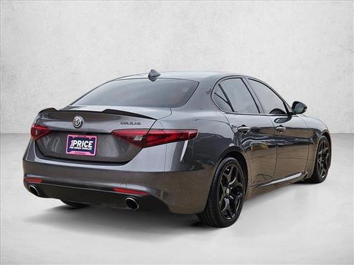 2021 Alfa Romeo Giulia Base