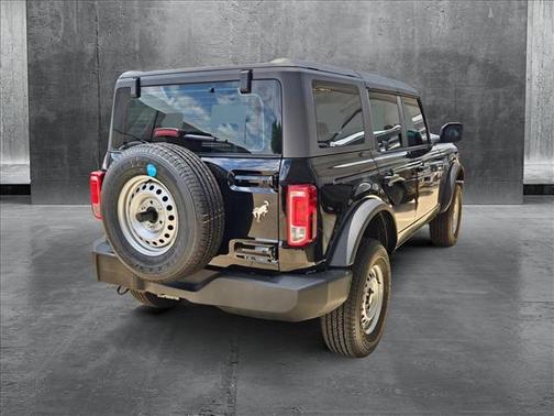 2025 Ford Bronco Base 4 Door 4x4