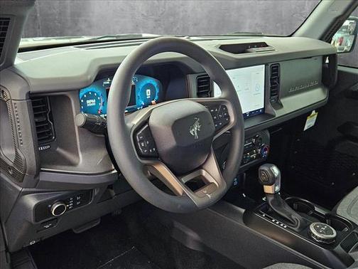 2025 Ford Bronco Base 4 Door 4x4