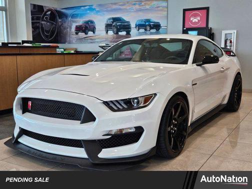 2016 Ford Shelby GT350R Base