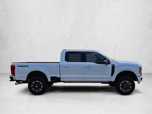 Oxford White 2024 Ford F-250 Lariat