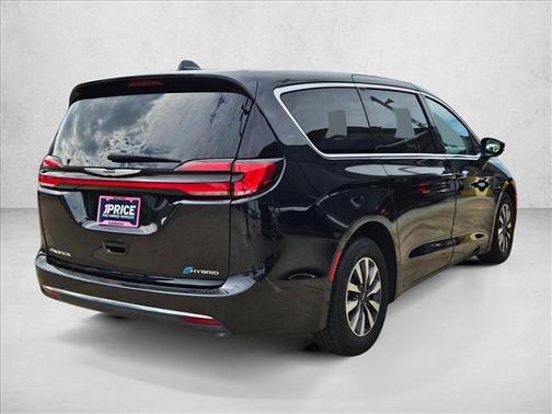 Brilliant Black Crystal Pearlcoat 2023 Chrysler Pacifica Hybrid Touring L