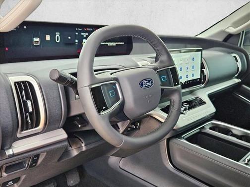 Star White Metallic Tri-Coat 2026 Ford Expedition Max Active 4x2