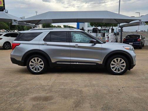 Iconic Silver Metallic 2021 Ford Explorer Limited