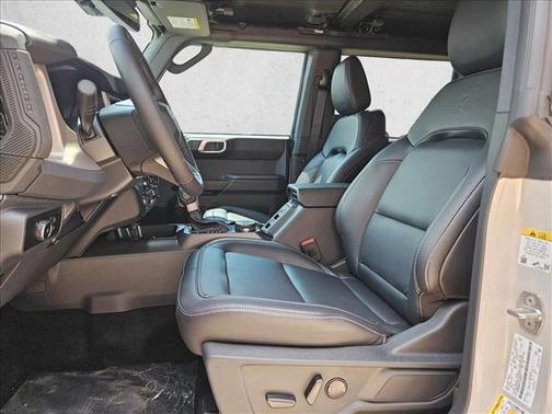 Avalanche Gray 2026 Ford Bronco Outer Banks