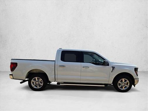 Oxford White 2025 Ford F-150 XLT