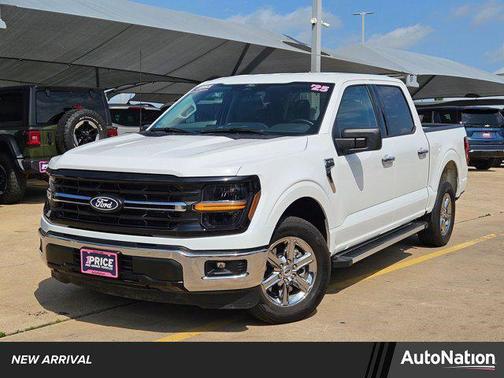 Oxford White 2025 Ford F-150 XLT
