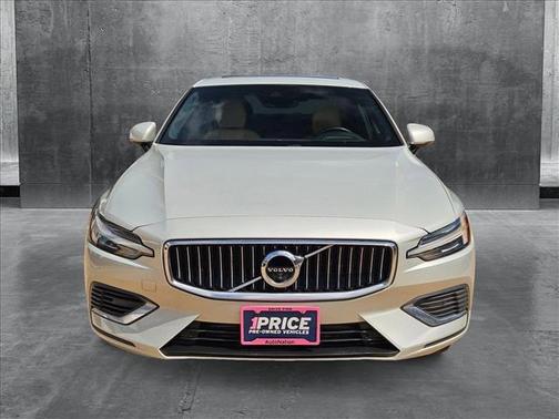 2019 Volvo S60 Hybrid T5