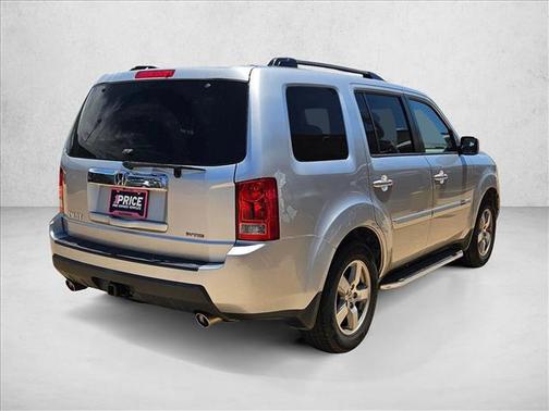 Silver/Gray 2011 Honda Pilot EX-L