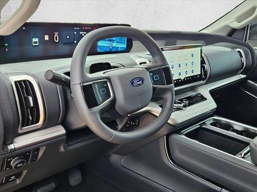Star White Metallic Tri-Coat 2026 Ford Expedition Max Active 4x4