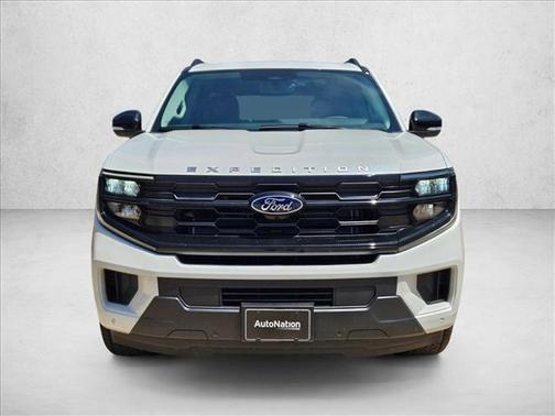 Star White Metallic Tri-Coat 2026 Ford Expedition Max Active 4x4