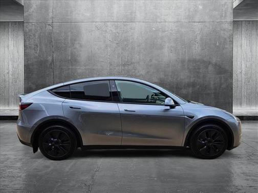 2025 Tesla Model Y Long Range Dual Motor All-Wheel Drive