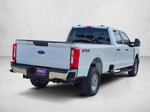 Oxford White 2023 Ford F-250 XL